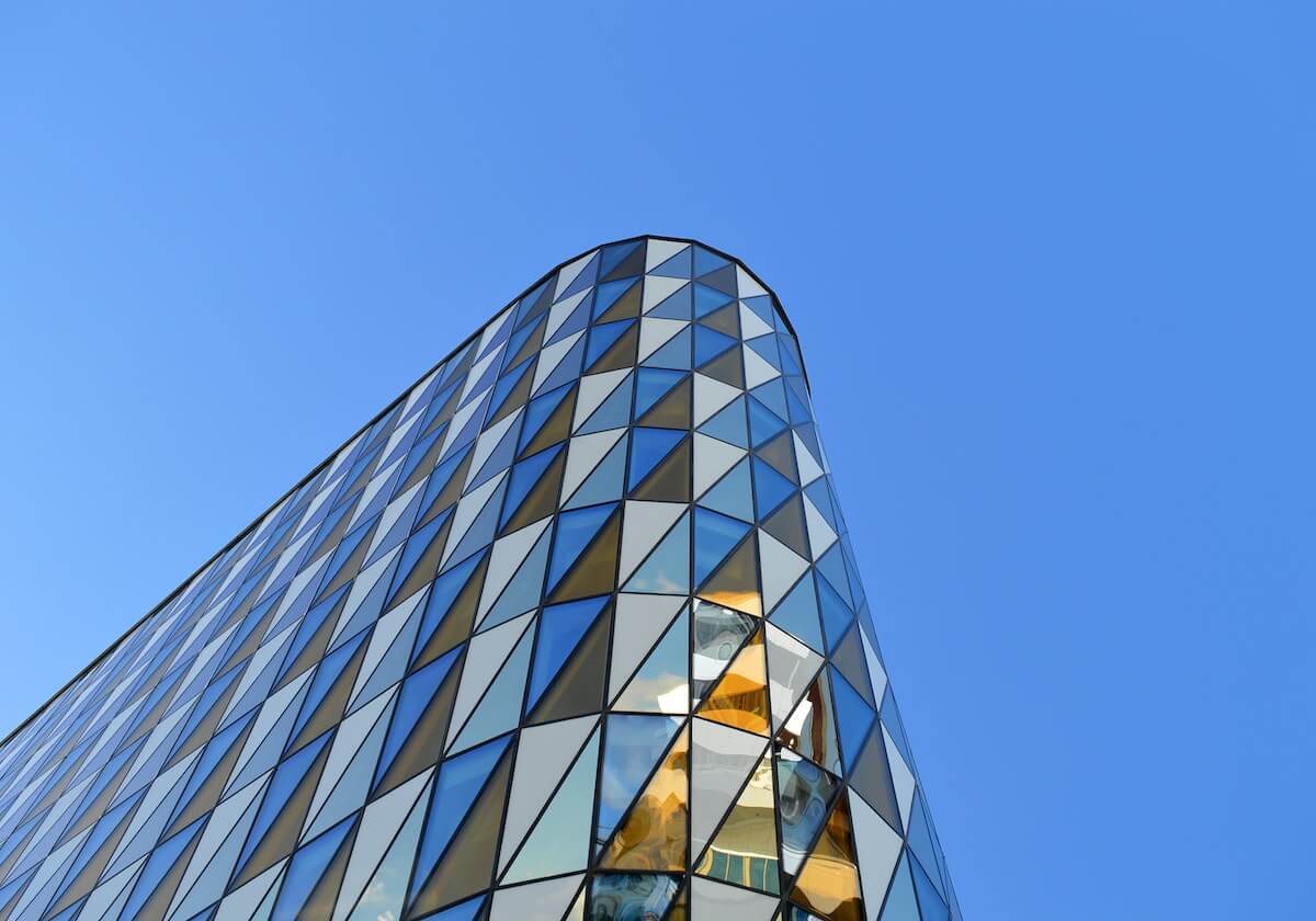 5-1！2-0！足坛疯狂一夜：拜仁大胜，皇马赢得挣扎，曼城没掉链子